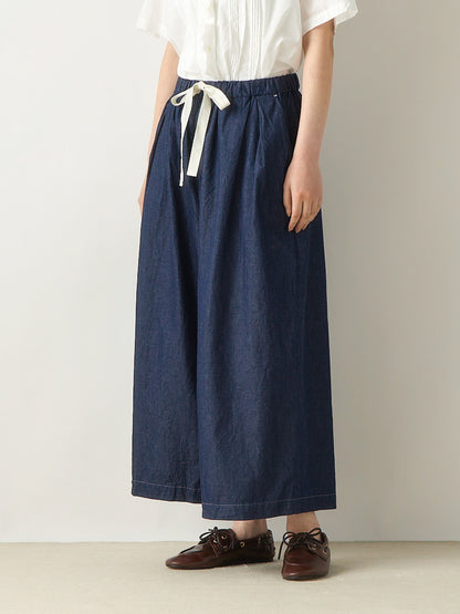 light wide tuck denim