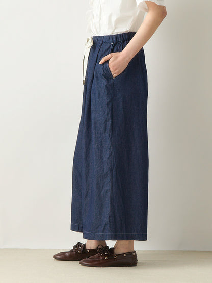 light wide tuck denim