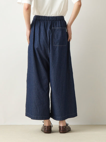 light wide tuck denim