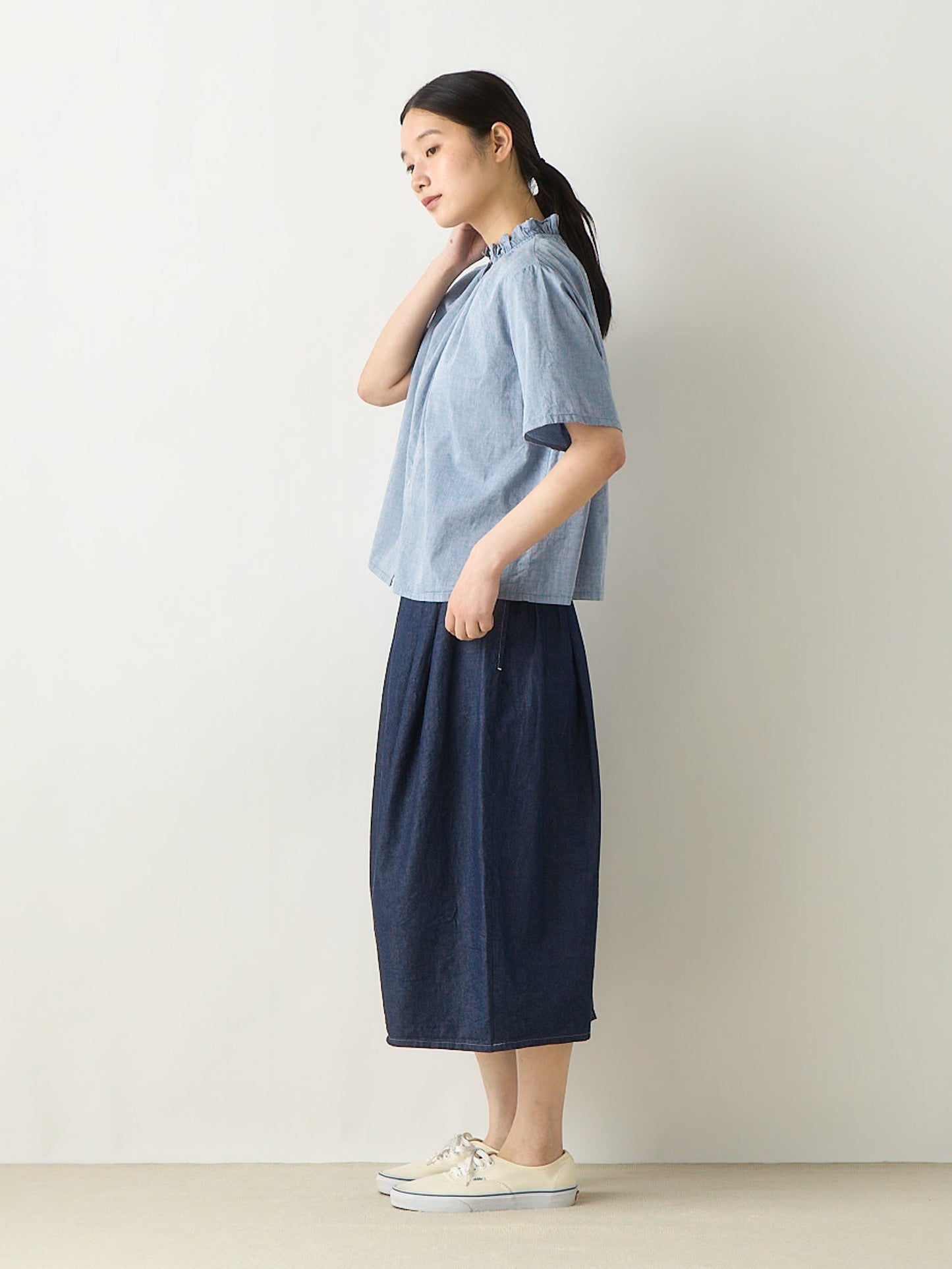 chambray frill shirt