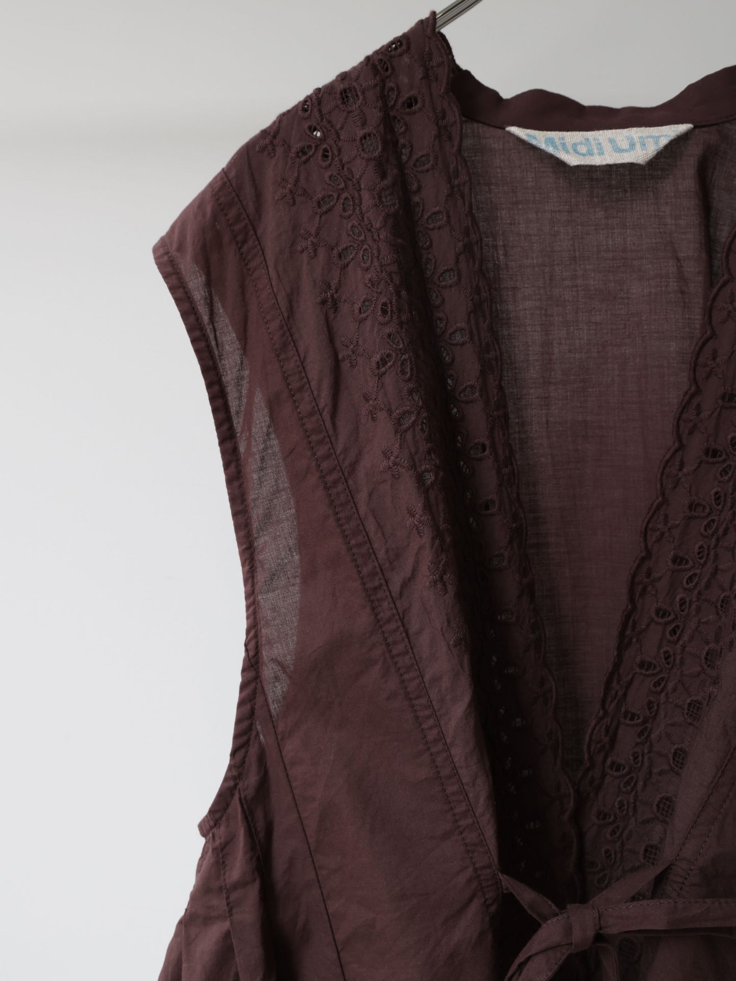 lace side tuck vest