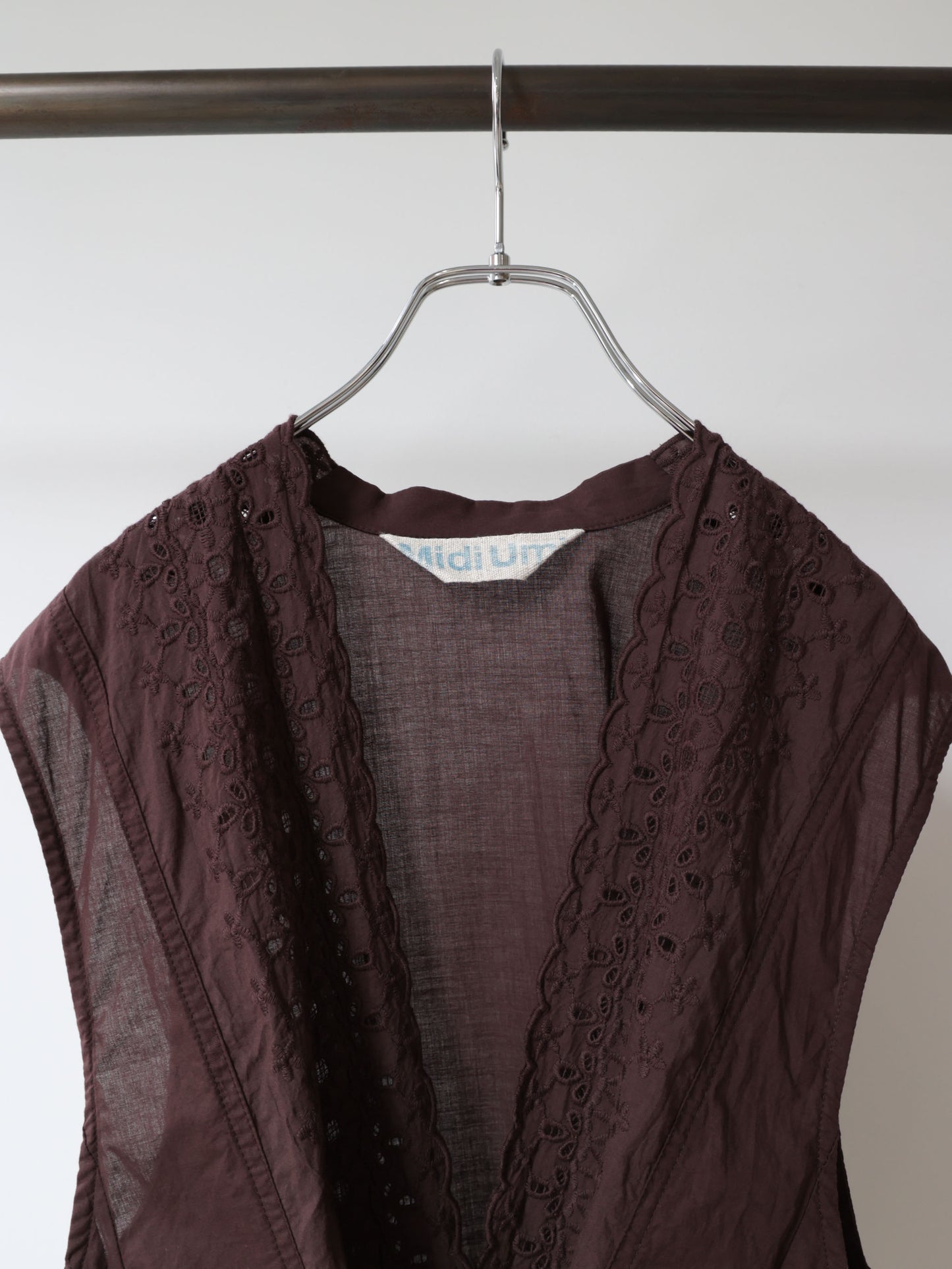 lace side tuck vest