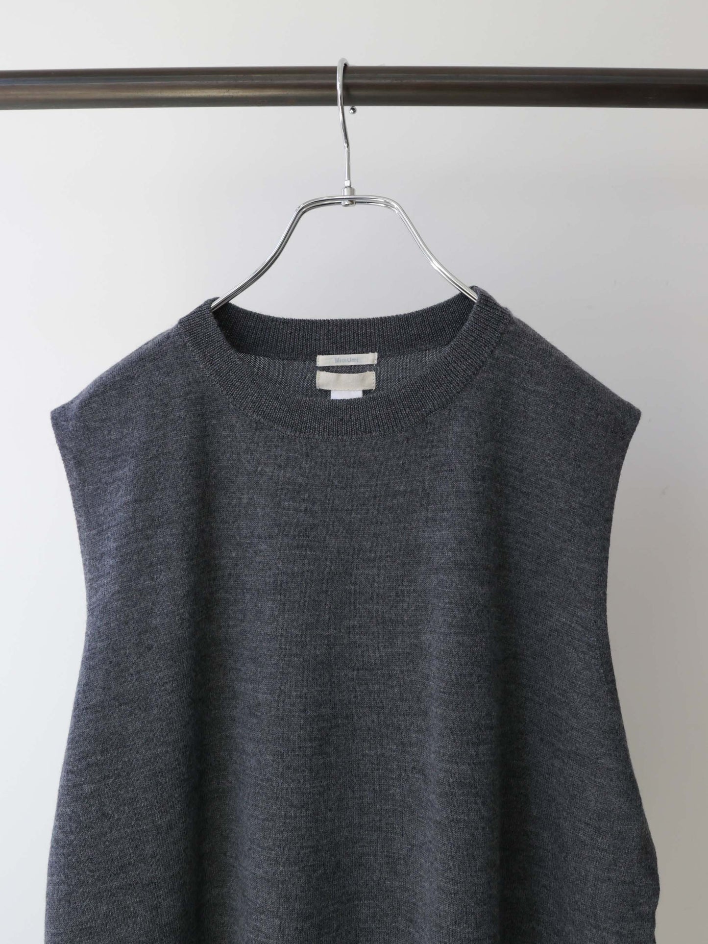 3-720298 side ribbon vest