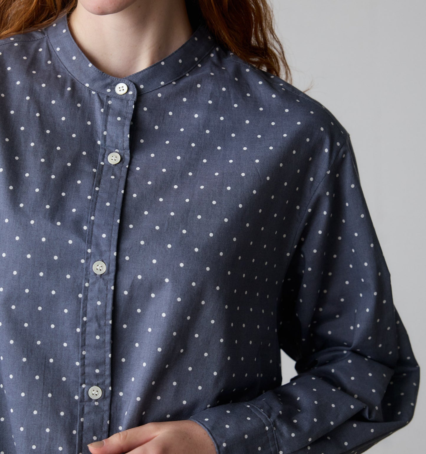 dots band collar shirt