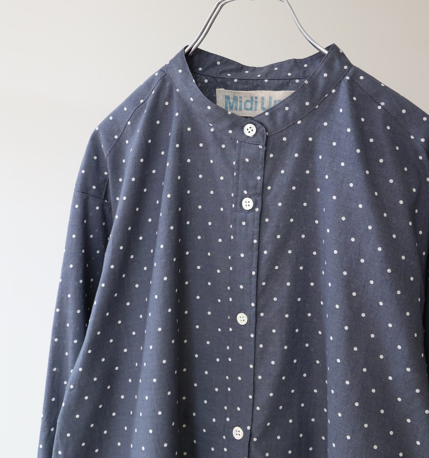 dots band collar shirt