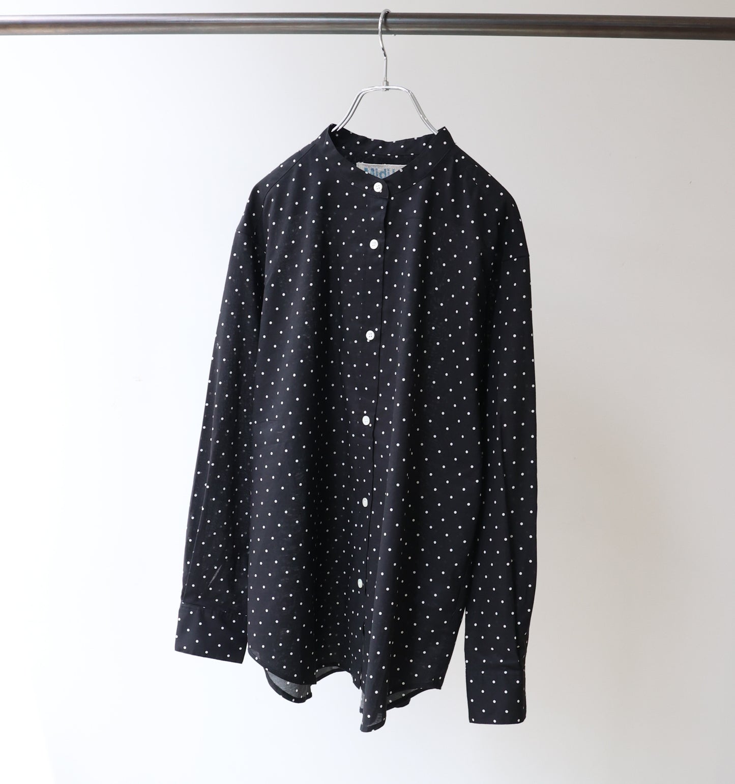 dots band collar shirt