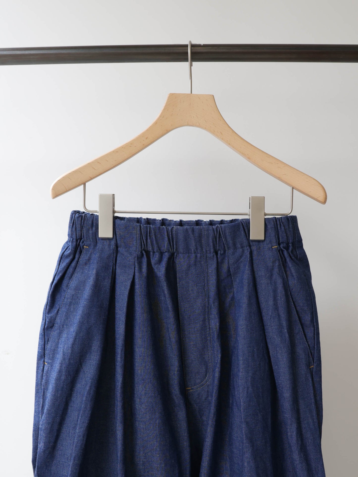 3-760282 denim wide tuck pants