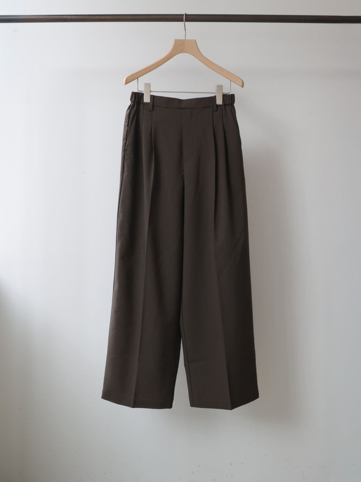 3-760308 wide tuck slacks pants