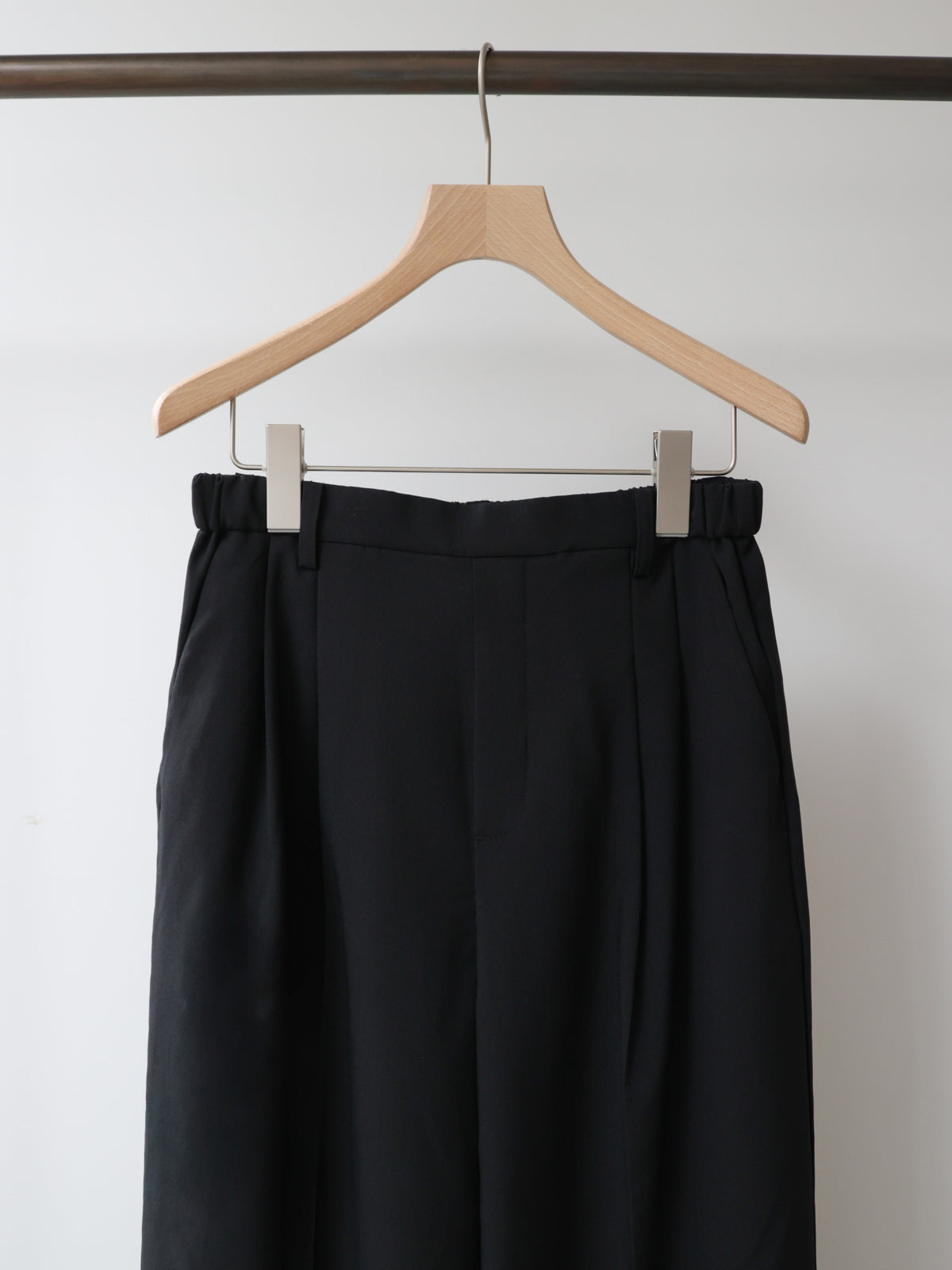 3-760308 wide tuck slacks pants