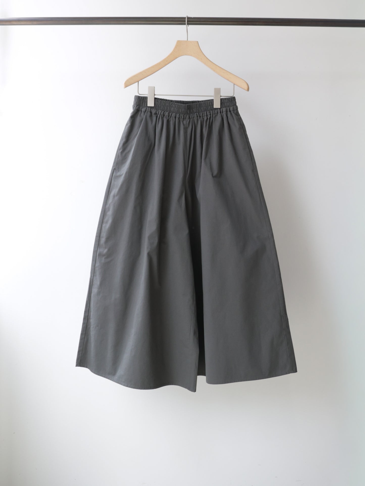 3-760309 wide easy cropped pants