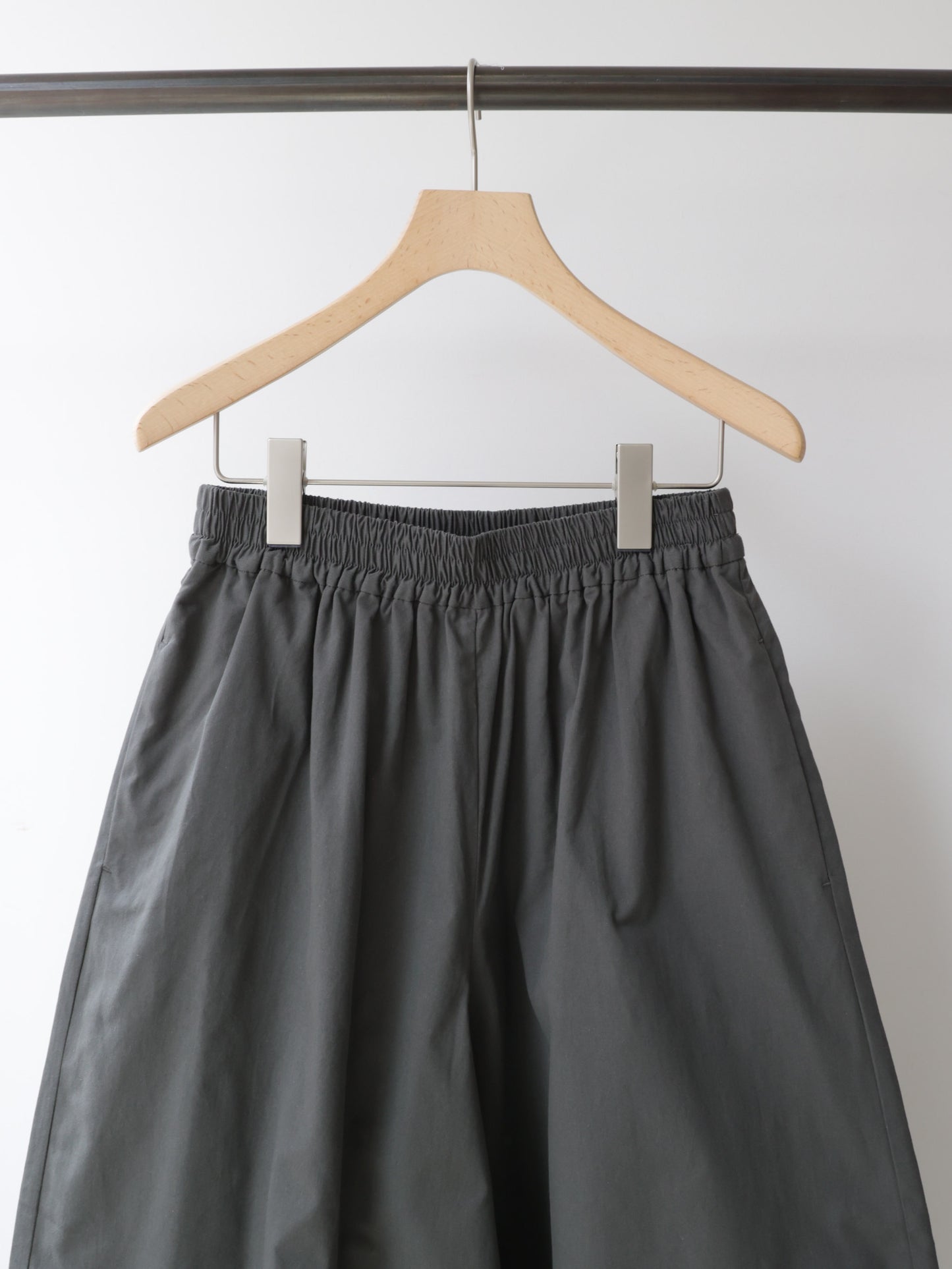 3-760309 wide easy cropped pants