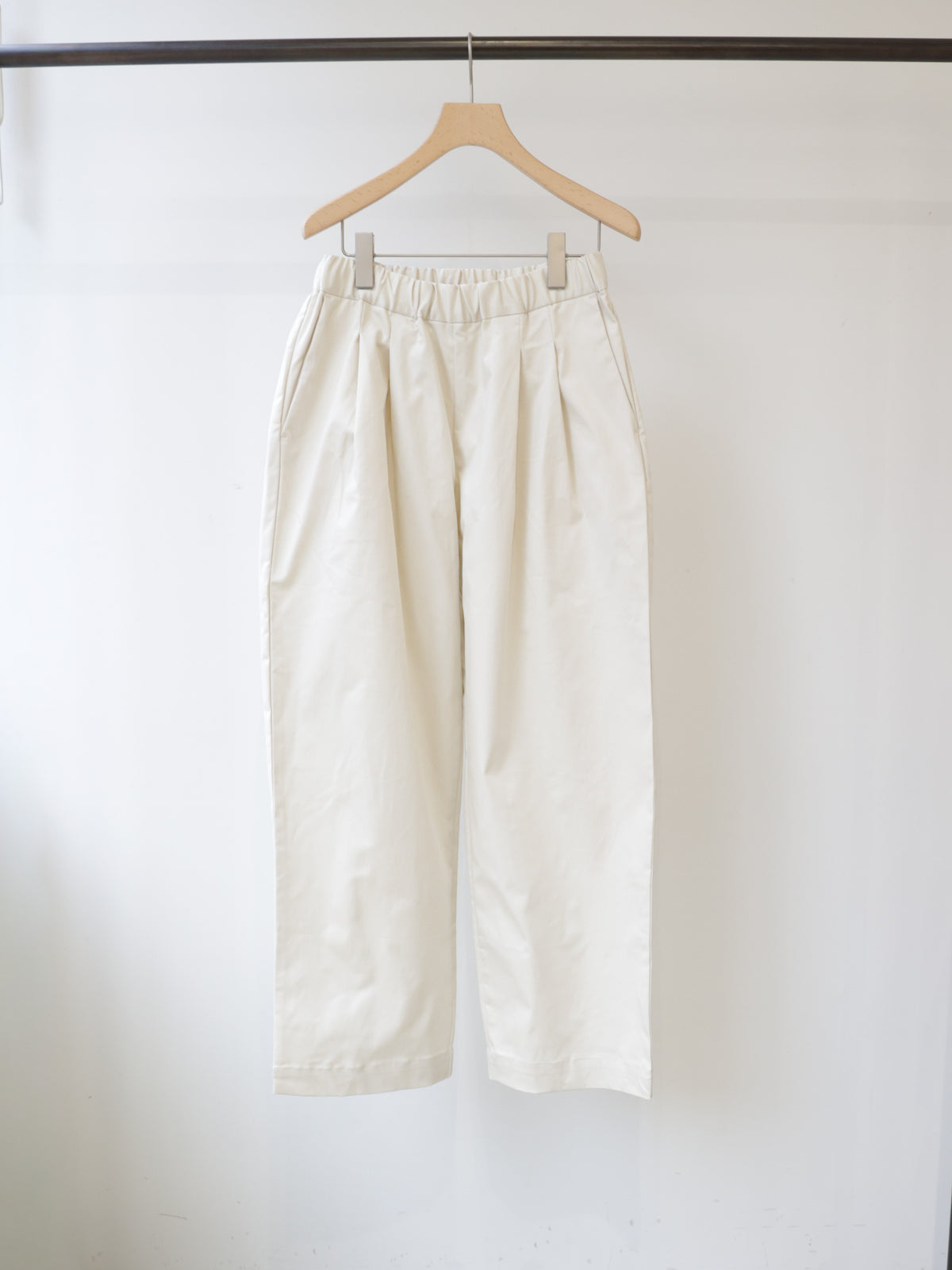 3-760330 color tuck chino easy pants