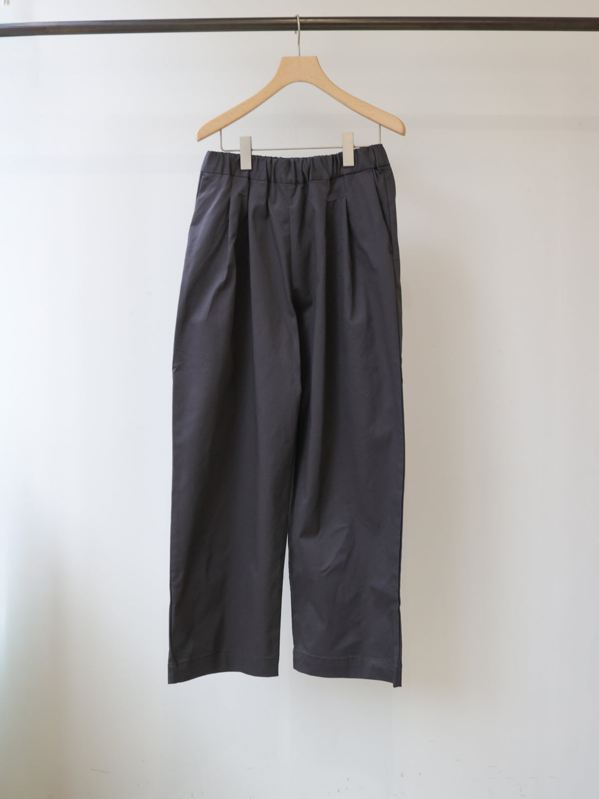 3-760330 color tuck chino easy pants