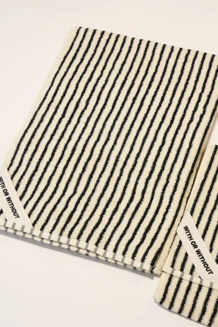 Bath Towel / WITH OR WITHOUT