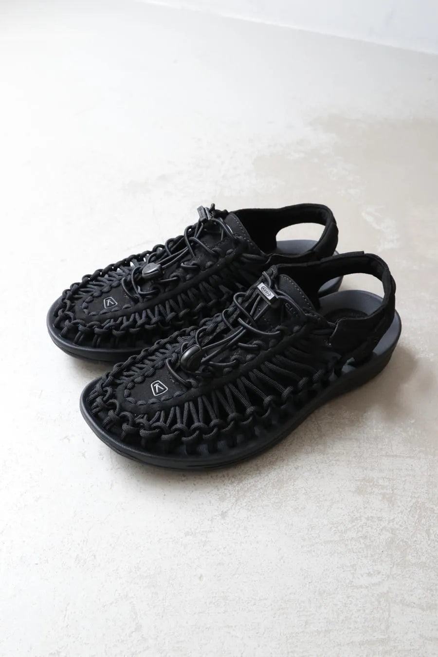 UNEEK MONO PACK / KEEN