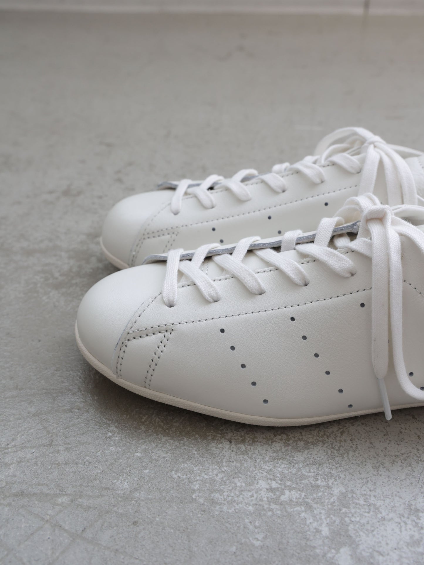 63A0189303 STAN SMITH LO PRO W / JR5700 / adidas