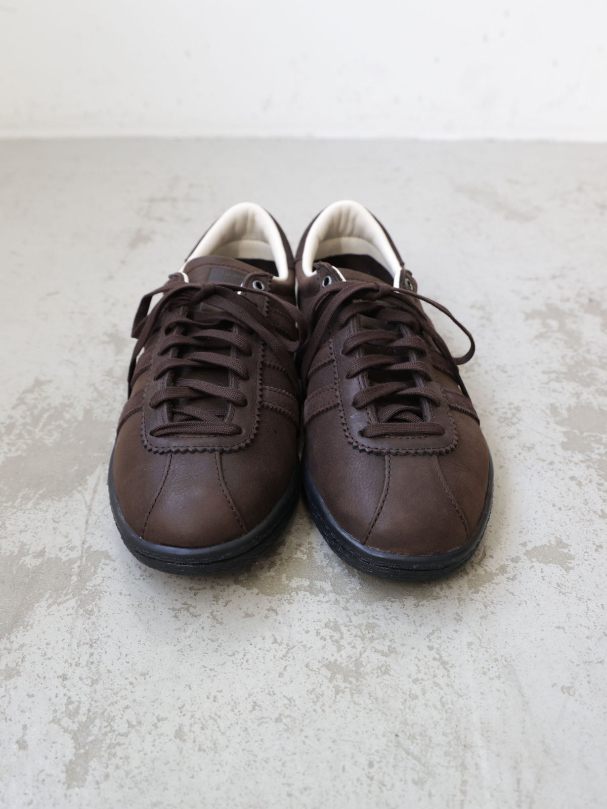 63A0189307	adidas KJ4905 TOBACCO