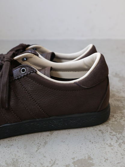 63A0189307	adidas KJ4905 TOBACCO