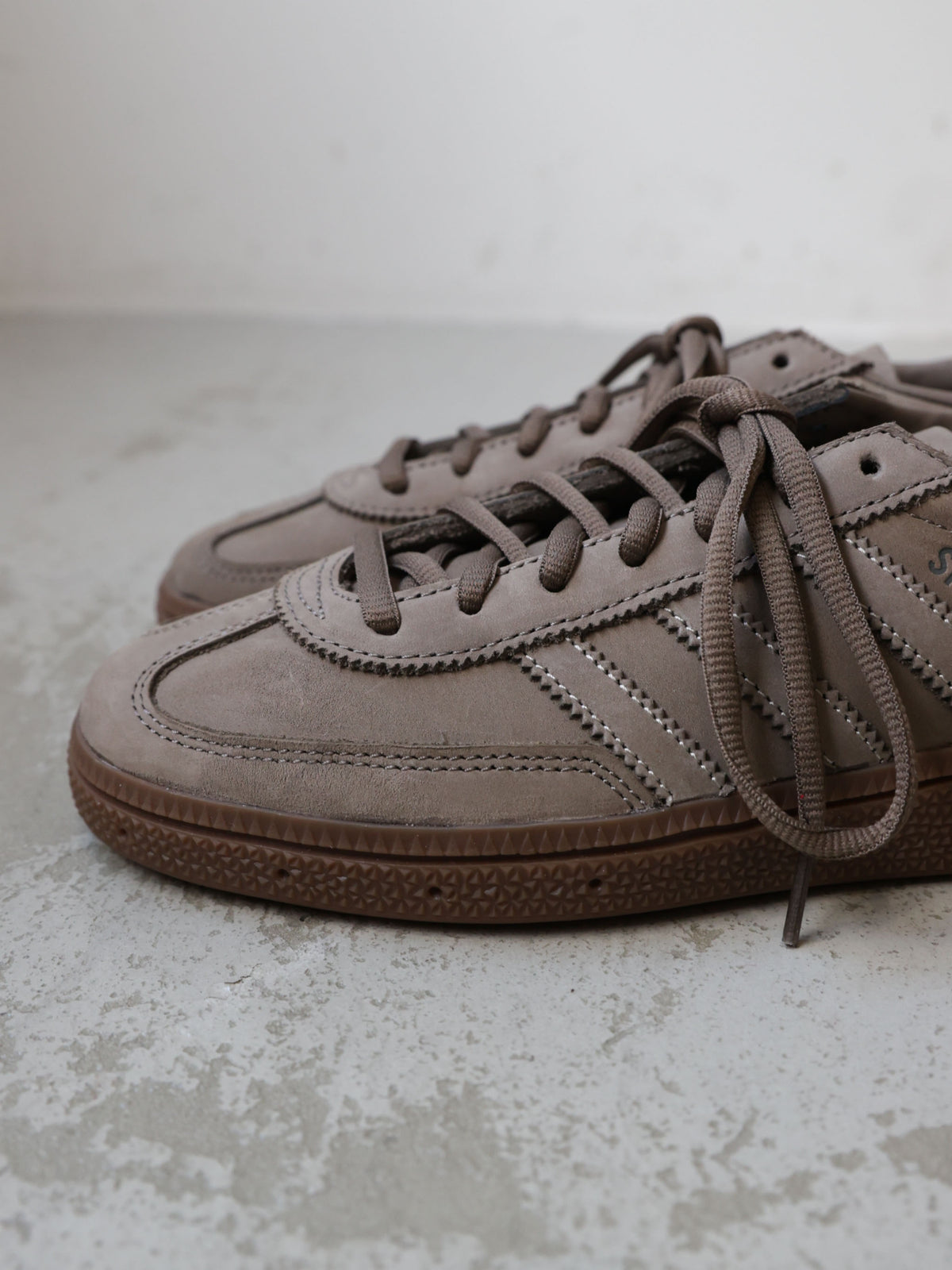 63A0189308	adidas KJ9852 HANDBALL SPEZIAL