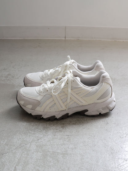 63A0279301  GEL-SONOMA TR621203A734 / asics