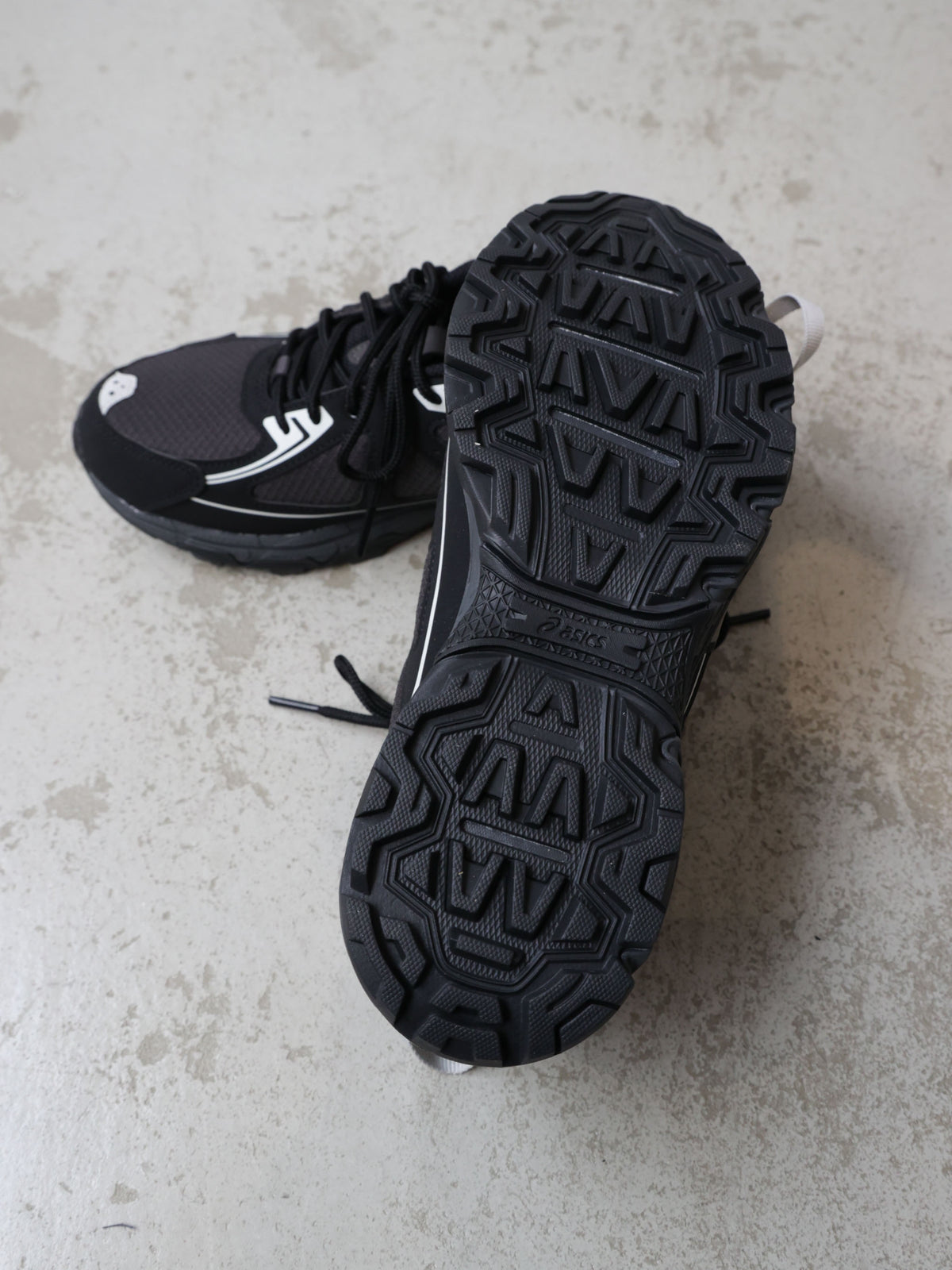 63A0279302	1203A560 GEL-VENTURE 6 GTX/asics