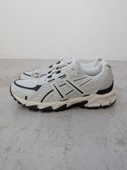 63A0279303	asics 1203A876 GEL-SONOMA TR62