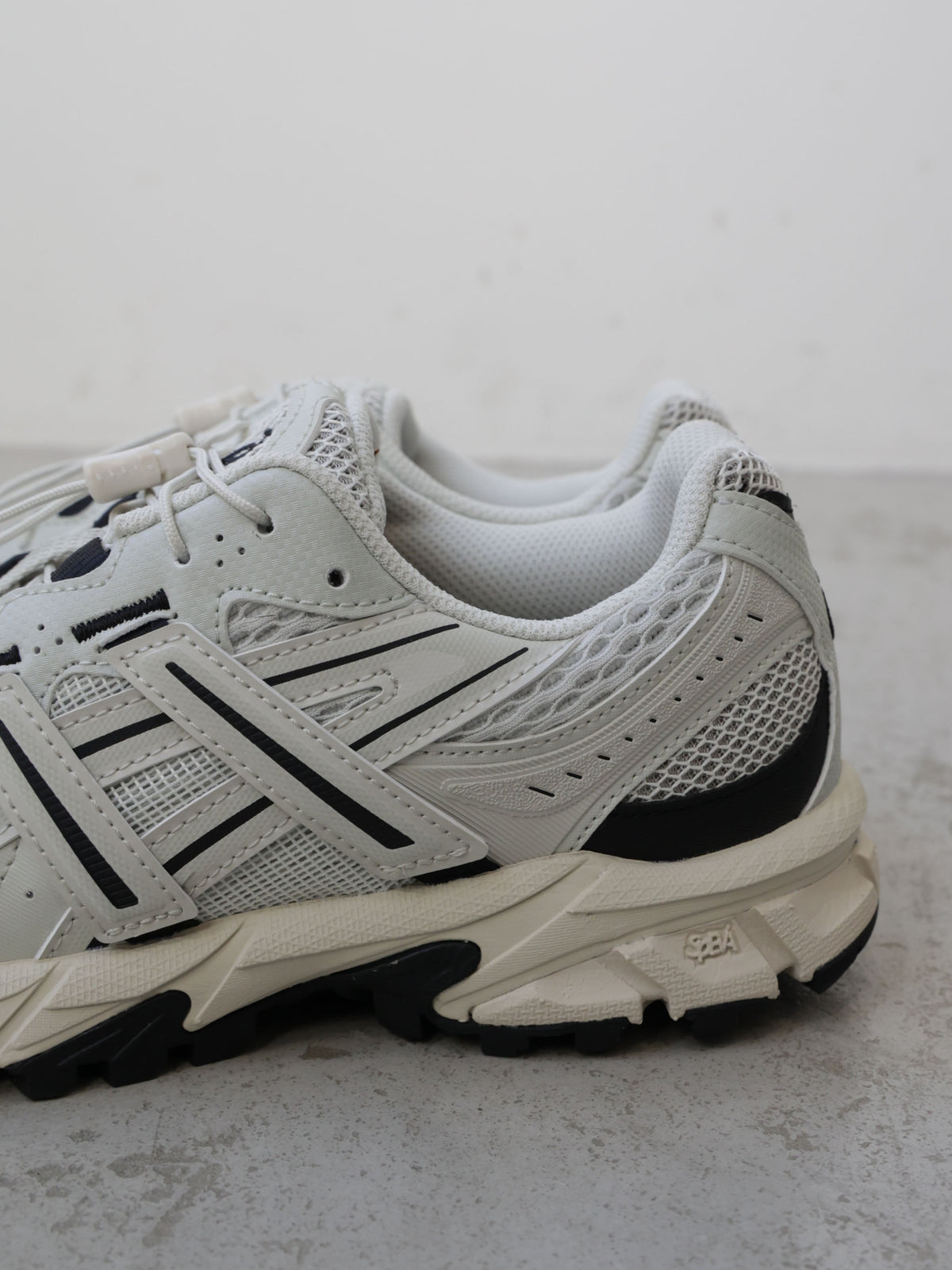 63A0279303	asics 1203A876 GEL-SONOMA TR62