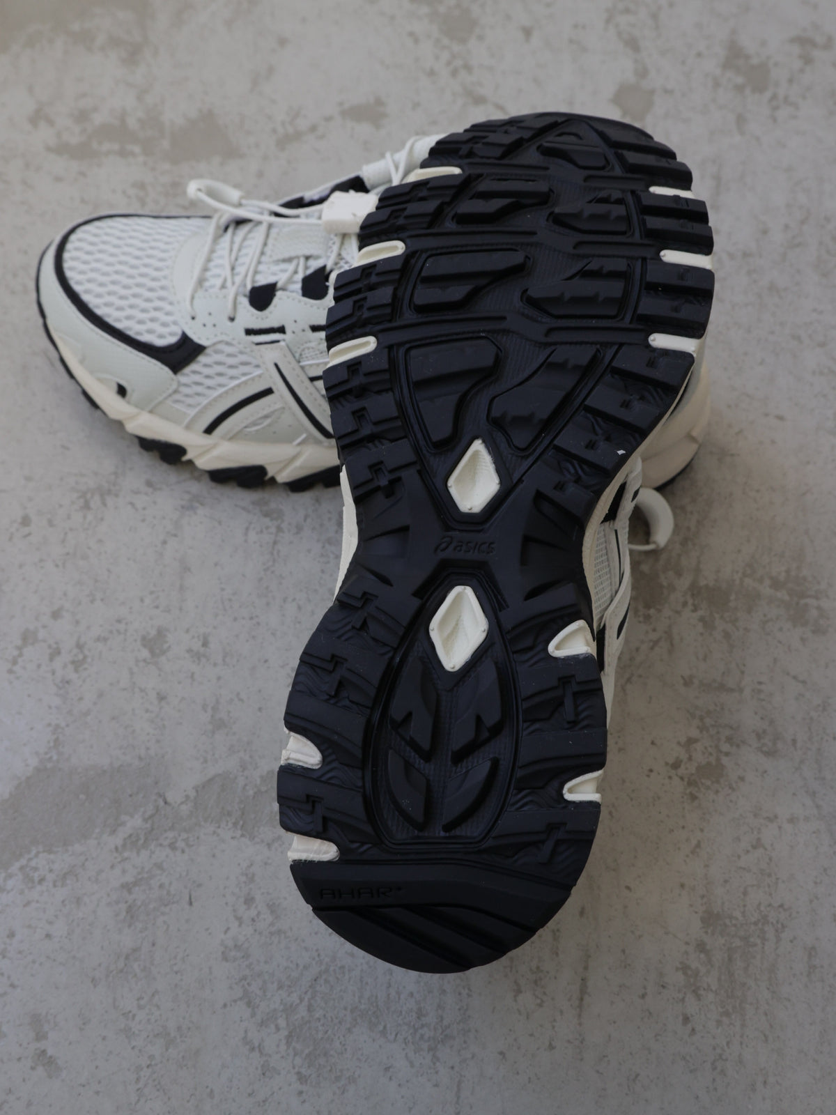 63A0279303	asics 1203A876 GEL-SONOMA TR62