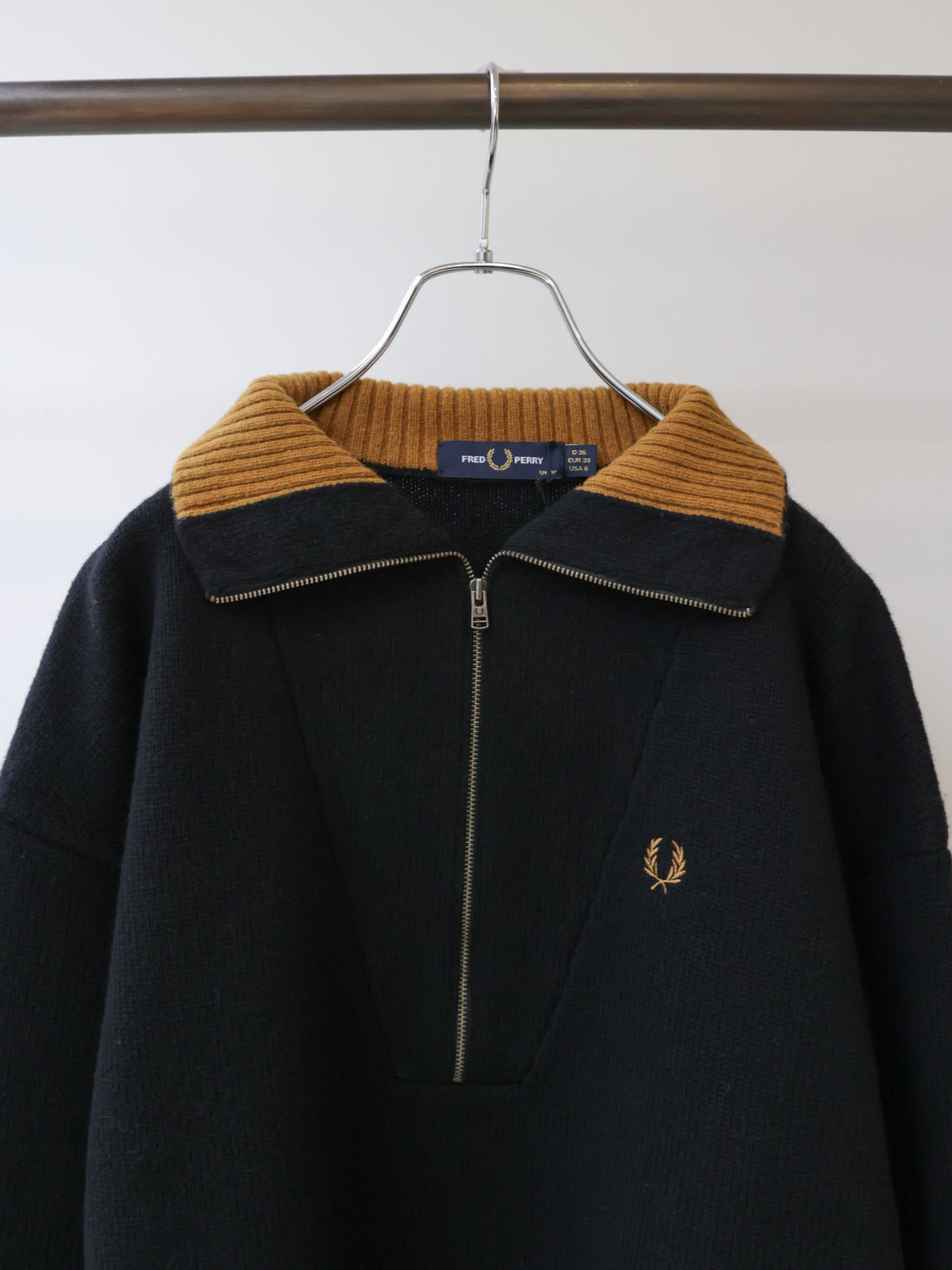 63F0138104	K3142 HALF ZIP JUMPER/FRED PERRY