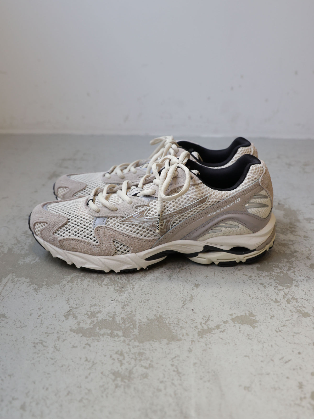 63M0269103	MIZUNO D1GA261104 WAVE RIDER