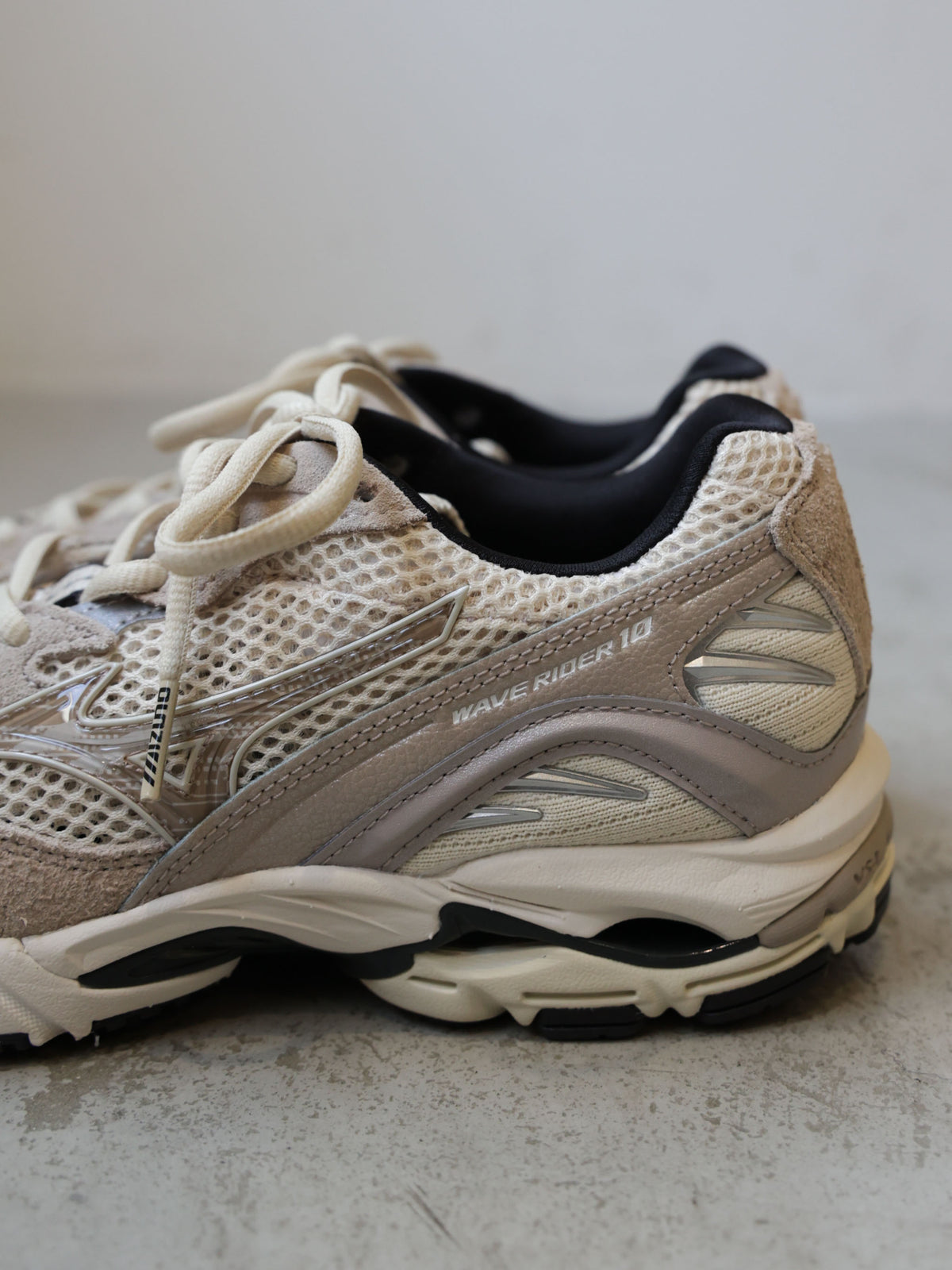63M0269103	MIZUNO D1GA261104 WAVE RIDER