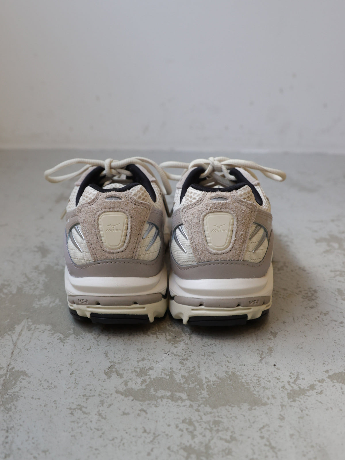 63M0269103	MIZUNO D1GA261104 WAVE RIDER